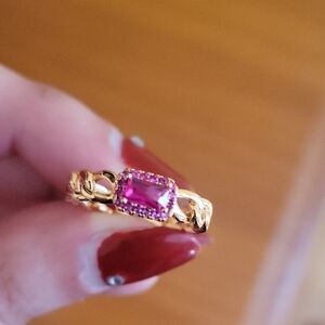 New Elegant Gold Plated and Pink Ring